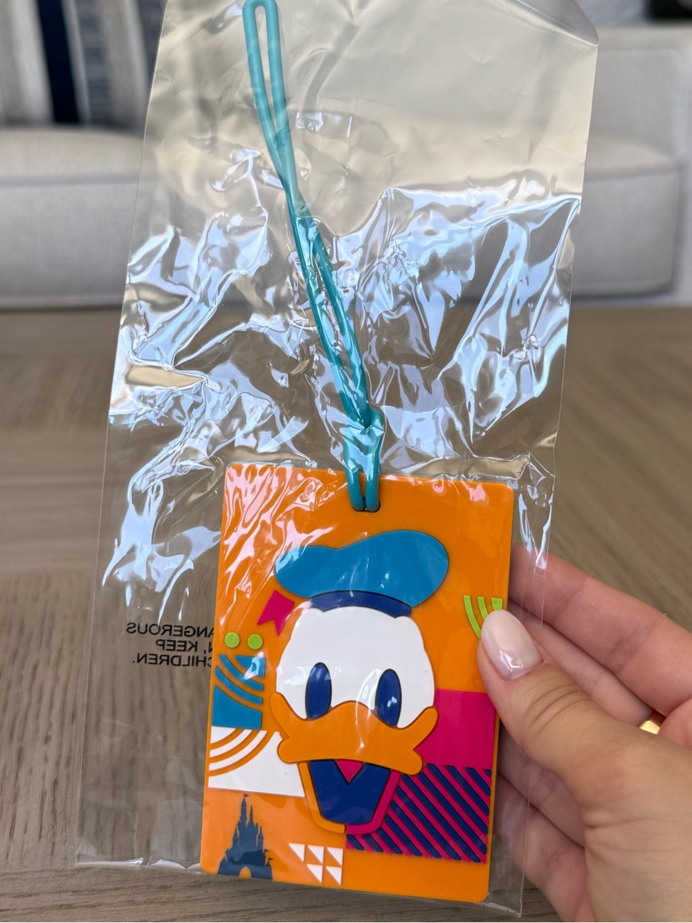 Hong Kong Disneyland Resort Donald Duck silicone bag Luggage tag New With Tags